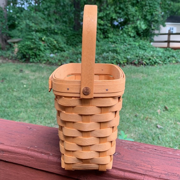 Longaberger 1998 Dresden Tour Basket, 5” x 8 1/2” x 6 1/2” - Picture 5 of 13